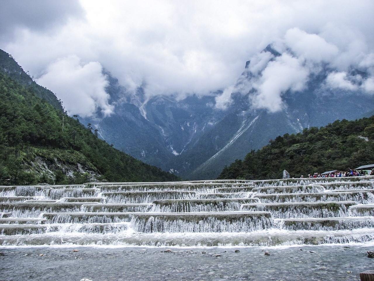 云南旅游業(yè)蓬勃發(fā)展，聚焦A股市場動(dòng)態(tài)，云南旅游a股探析